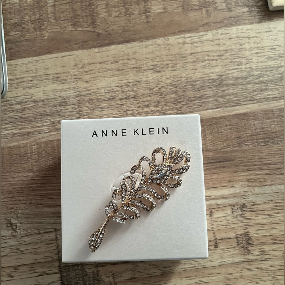 NIB Anne Klein Leaf Rhinestone Pin